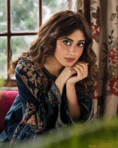 Iqra aziz and Sajal Ali together for SAPPHIRE winter collection 24