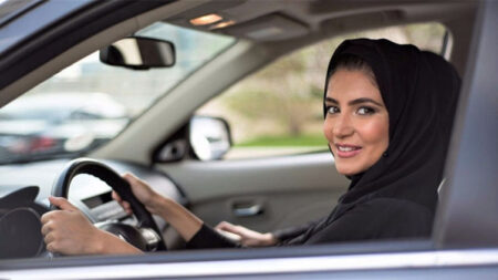 Driving schools established in Lahore to empower men, women