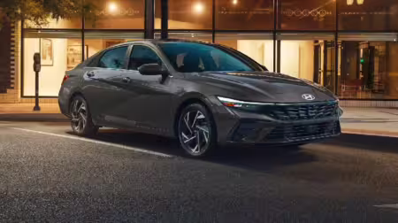 Hyundai Unveils Pakistan’s First Hybrid Sedan Hyundai Unveils Pakistan’s First Hybrid Sedan