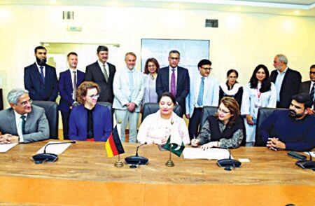 Climate Change Ministry Signs Nitric Acid Mitigation Pact to Boost Climate Action