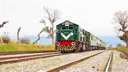 Pakistan Railways Launches Special Karachi-Raiwind Train