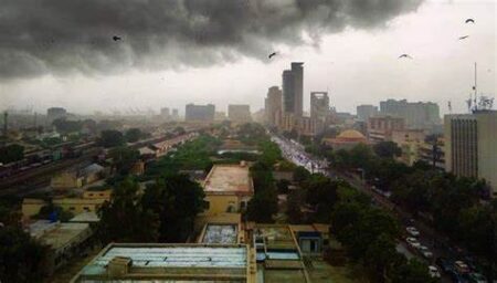 Karachi Faces Hot Weather and Poor Air Quality