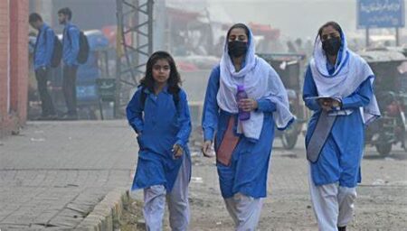 Schools Closure Extended Amid Smog Emergency in Punjab