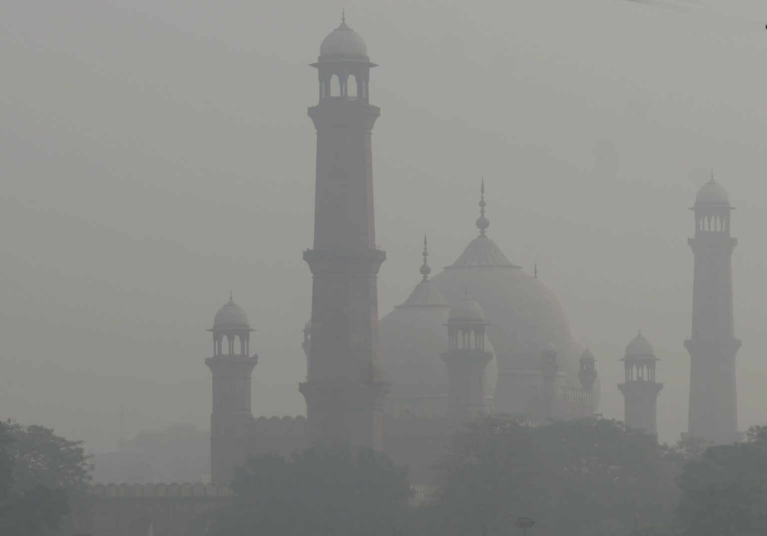 Pakistan's Air Quality Index on 16 November 2024: Pollution Levels Soar