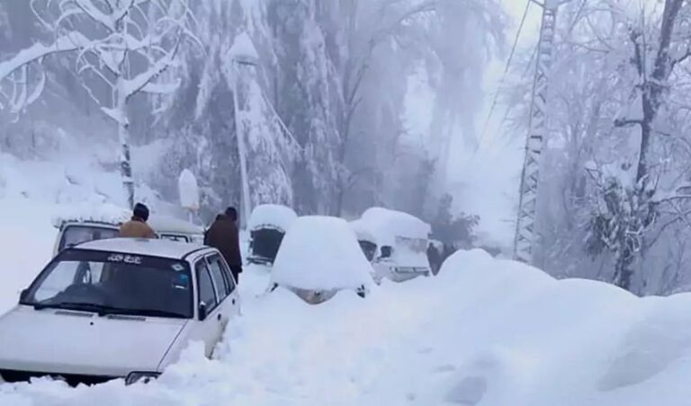 Murree Witnesses Heavy Tourist Influx Amid Snowfall Prediction for the Season