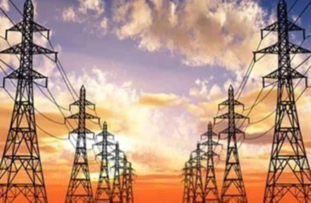 PM Directs Power Division to Cut Electricity Tariff by Rs. 7 Per Unit