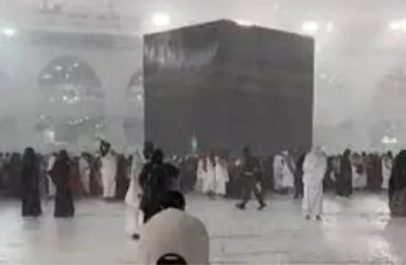 Heavy Rain Hits Makkah, Madinah, and Jeddah