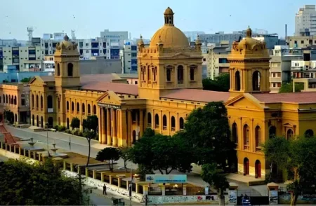 Karachi Colleges Banned from Collecting Fees in Cash