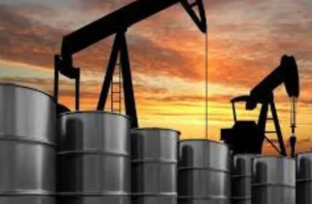 Petroleum Sales in Pakistan Grow 4% in FY25