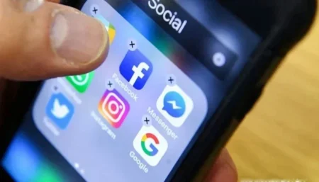 Sindh Govt Bans Unnecessary Social Media Use in Public Offices