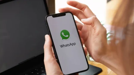 WhatsApp to Allow Editing Album Captions Within 15 Minutes