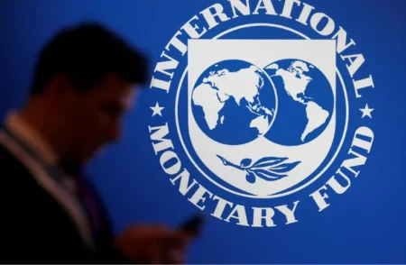 Govt Notifies IMF of Plans to Cut Surplus Staff