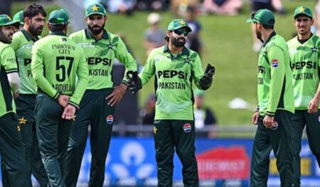 Pakistan bowls most extra