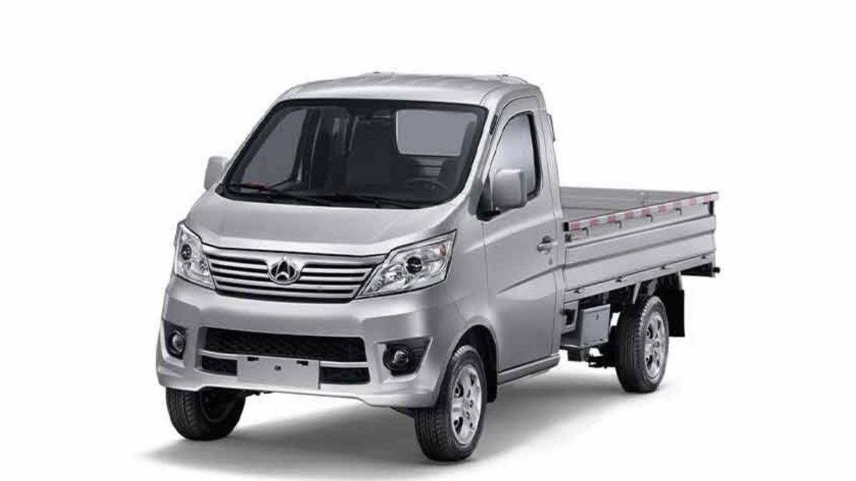 Changan M9 and M9 Sherpa pickup trucks parked side by side in Pakistan, showcasing their design and cargo space