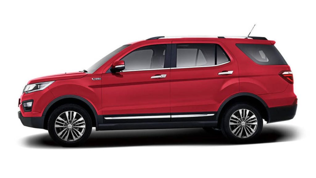 Changan CX70T 2025 front and side exterior view showing sleek design and alloy wheels in PakistanIf you want it shorter or more descriptive, just tell me!