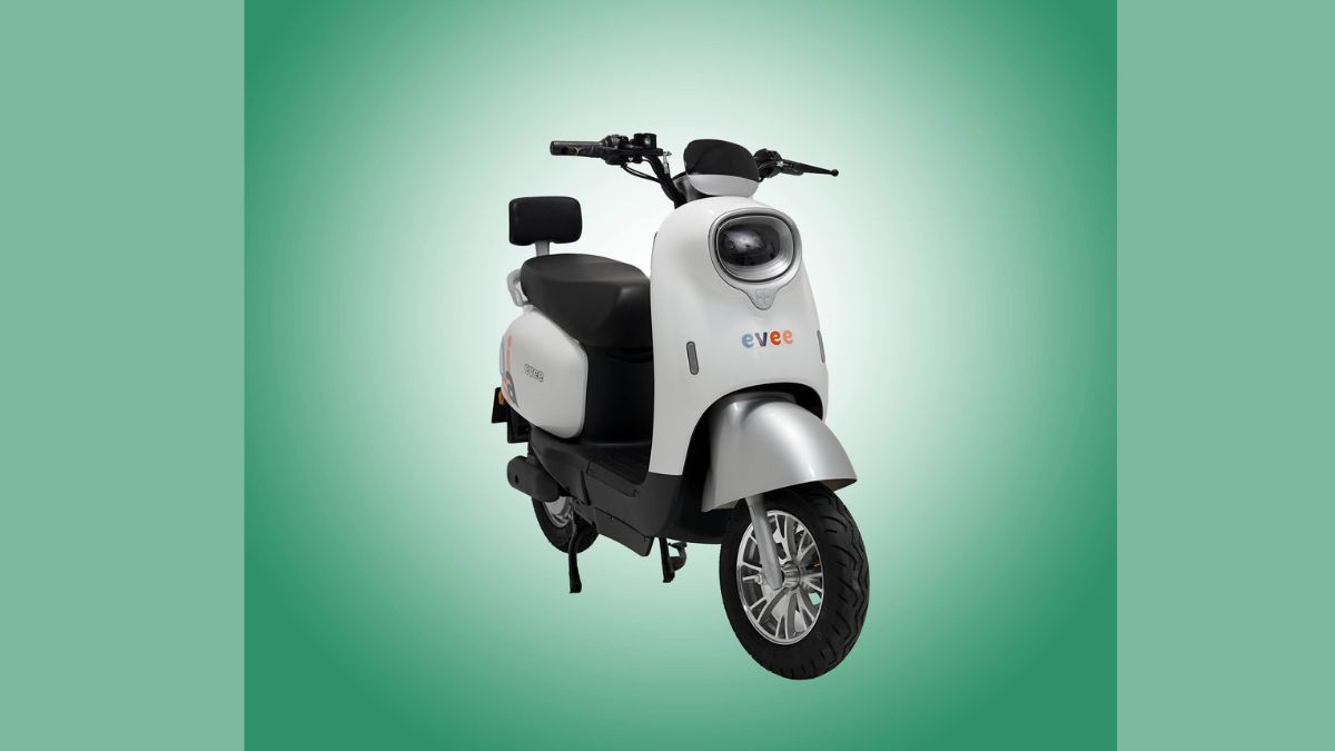 Evee Nisa electric scooter in Pakistan 2025 with stylish design and battery-powered performance