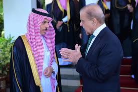 Saudi FM Heads to Islamabad Amid Fears of India-Pakistan Escalation