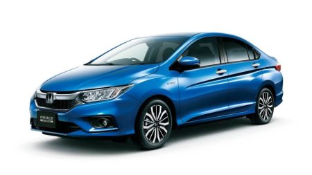 Honda Grace Hybrid 2025 parked showing sleek exterior design and alloy wheels