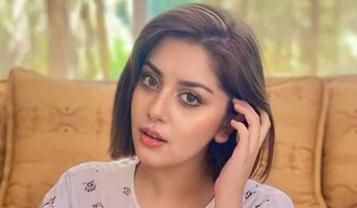 Alizeh Shah Slams ‘Favour Culture’ in Showbiz