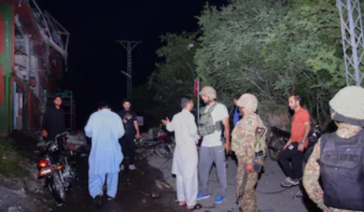 India attacks Pakistan