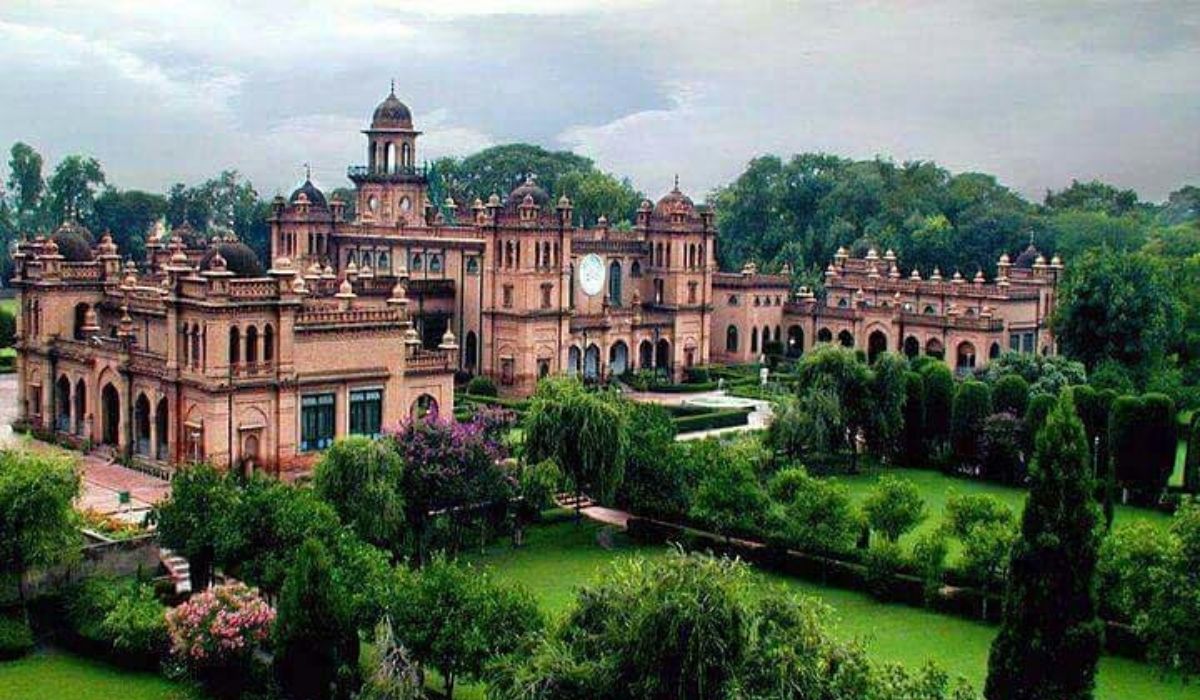 KPK to Expand Islamia College in Six Districts
