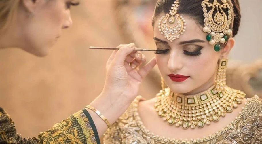 Pakistani Beauticians