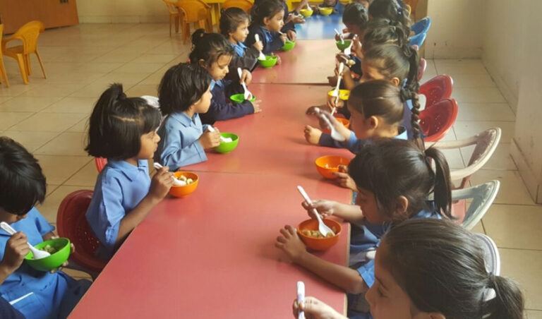 Sindh to Provide Free Meals to School Students
