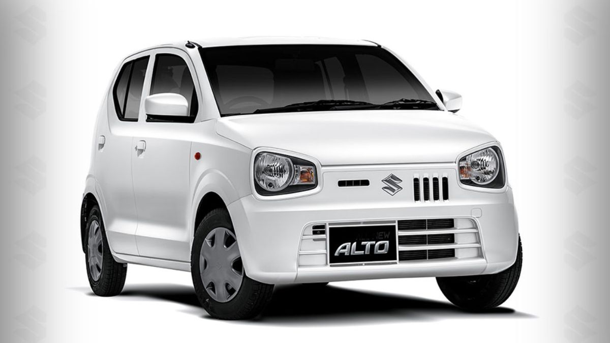 Suzuki Kei 2025 model parked on a city street, showcasing compact design and fuel efficiency