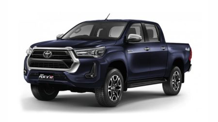 Toyota Hilux Vigo 10 double cabin pickup truck parked outdoors in Pakistan