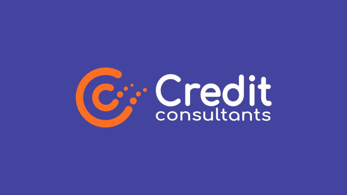Credit consultant advising a client on financial strategy