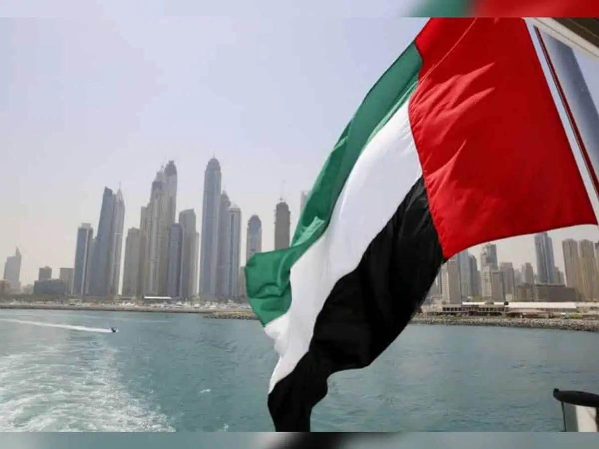 UAE Announces Five-Day