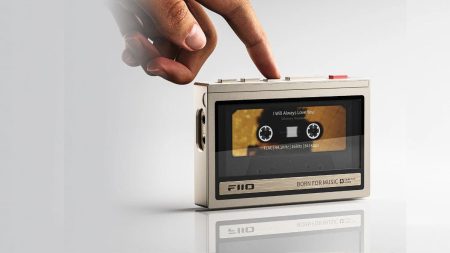 FiiO M21 digital audio player with quad DACs and Android 13 in 2025