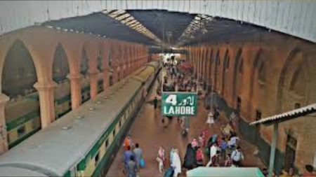 Lahore Railway Station architecture and platforms