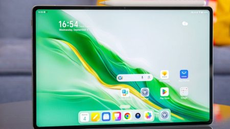 Honor MagicPad 3 tablet showing 12.3-inch OLED display and slim design