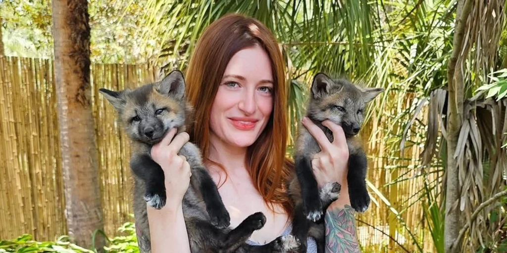 mikayla raines save a fox