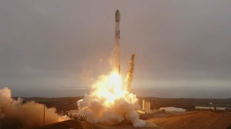 SpaceX Launches 26 New Starlink