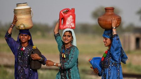 Dry cracked land and water scarcity symbolizing the water crisis in Pakistan 2025