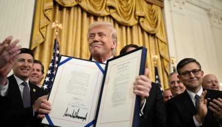 Trump Signs Pro-Crypto GENIUS Act