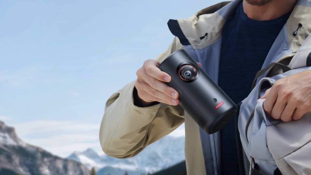 Top best mini projectors for home and office in Pakistan 2025