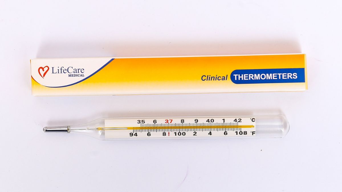 Glass mercury thermometer for clinical use in Pakistan