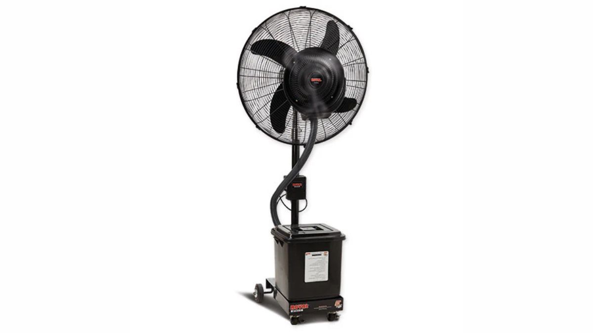 Mist fan with water spray cooling for outdoor use in Pakistan