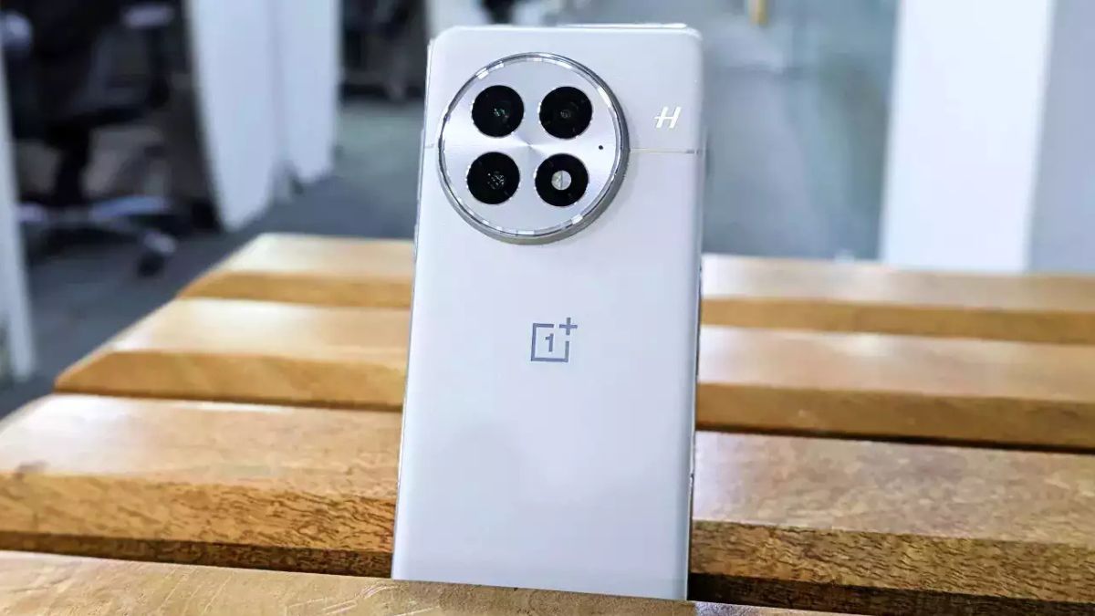 OnePlus 13R smartphone showing PTA tax and import cost in Pakistan 2025