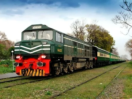 Pakistan Railways Hands Over 11 Trains to Private Sector