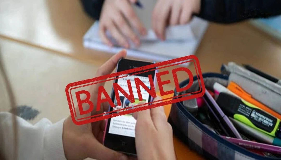 Punjab Bans Mobile Phones