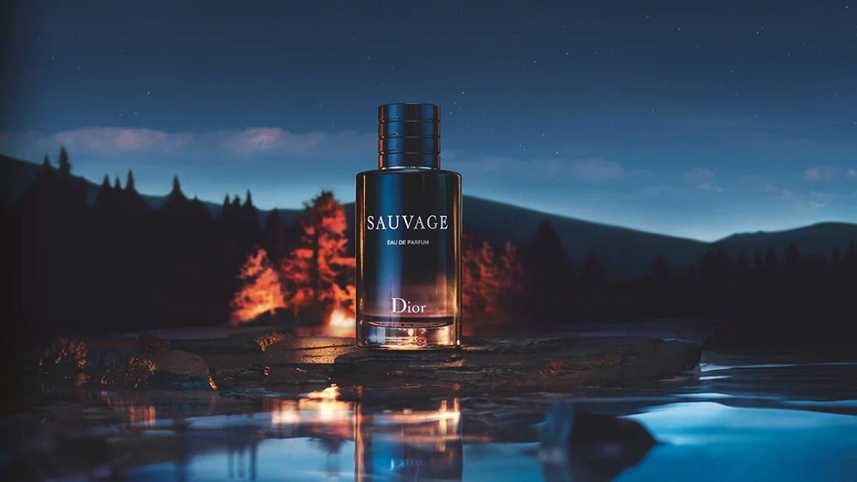 Dior Sauvage Elixir bottle with midnight blue lacquer and silver accents