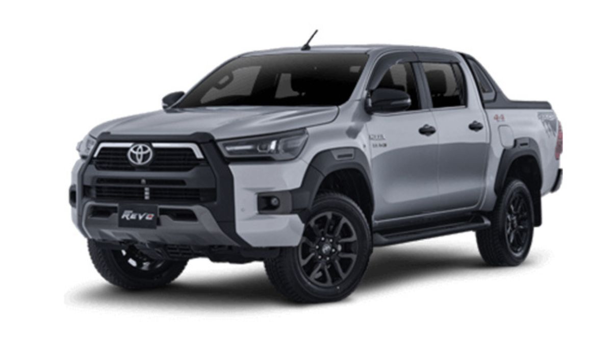 Toyota Revo Rocco 2025 in Pakistan showcasing front grille, LED headlights, and black alloy wheels