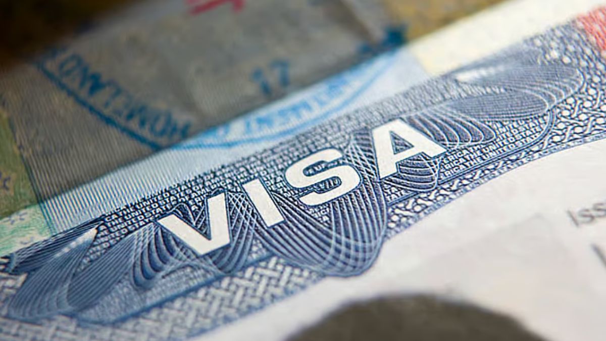 UAE residents applying for US visa at embassy counter in 2025