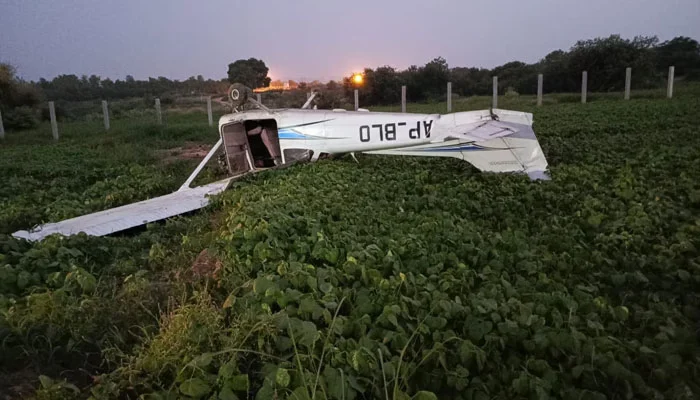 Aeroplane Crash Near Airport: Both Pilots Injured