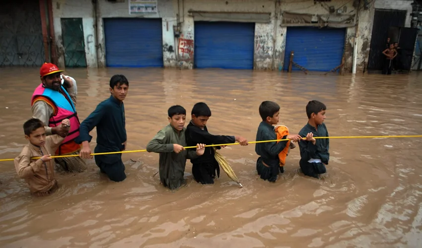 Aid Flows to Pakistan Drop Sharply After 2022 Floods