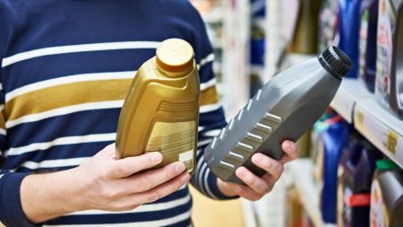 Comparison of Top Motorcycle Engine Oils in Pakistan 2025